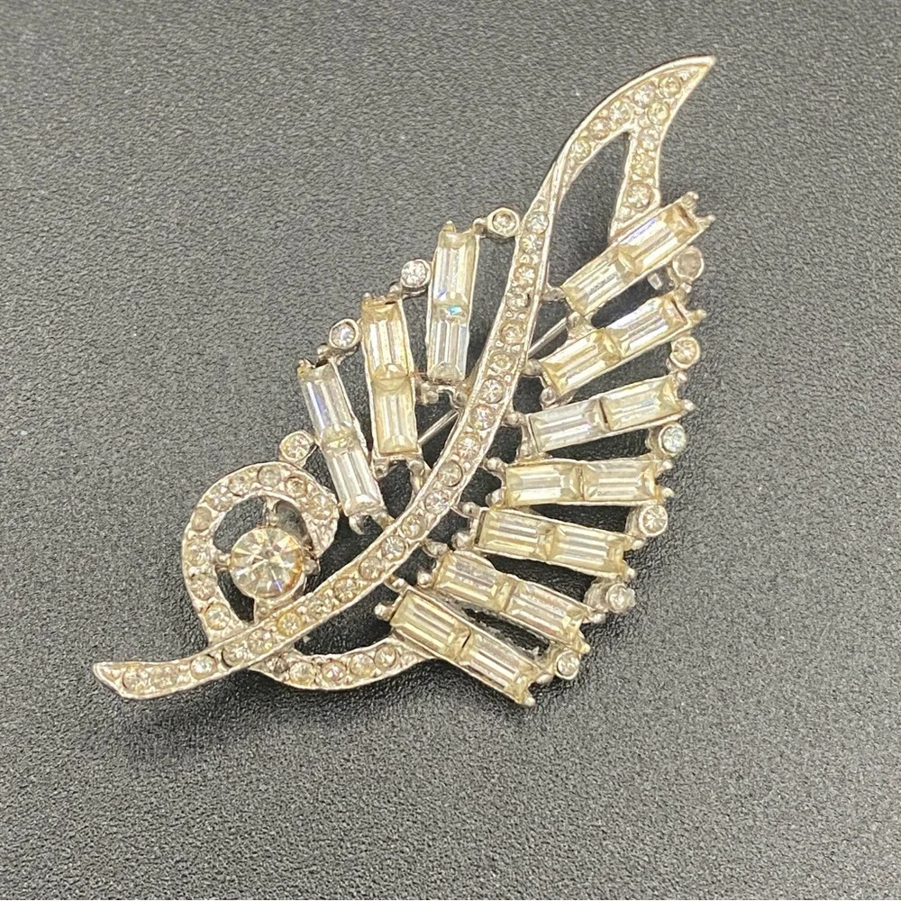 1950s Retro Sparkly Rhinestone Brooch - Picture 3 of 7